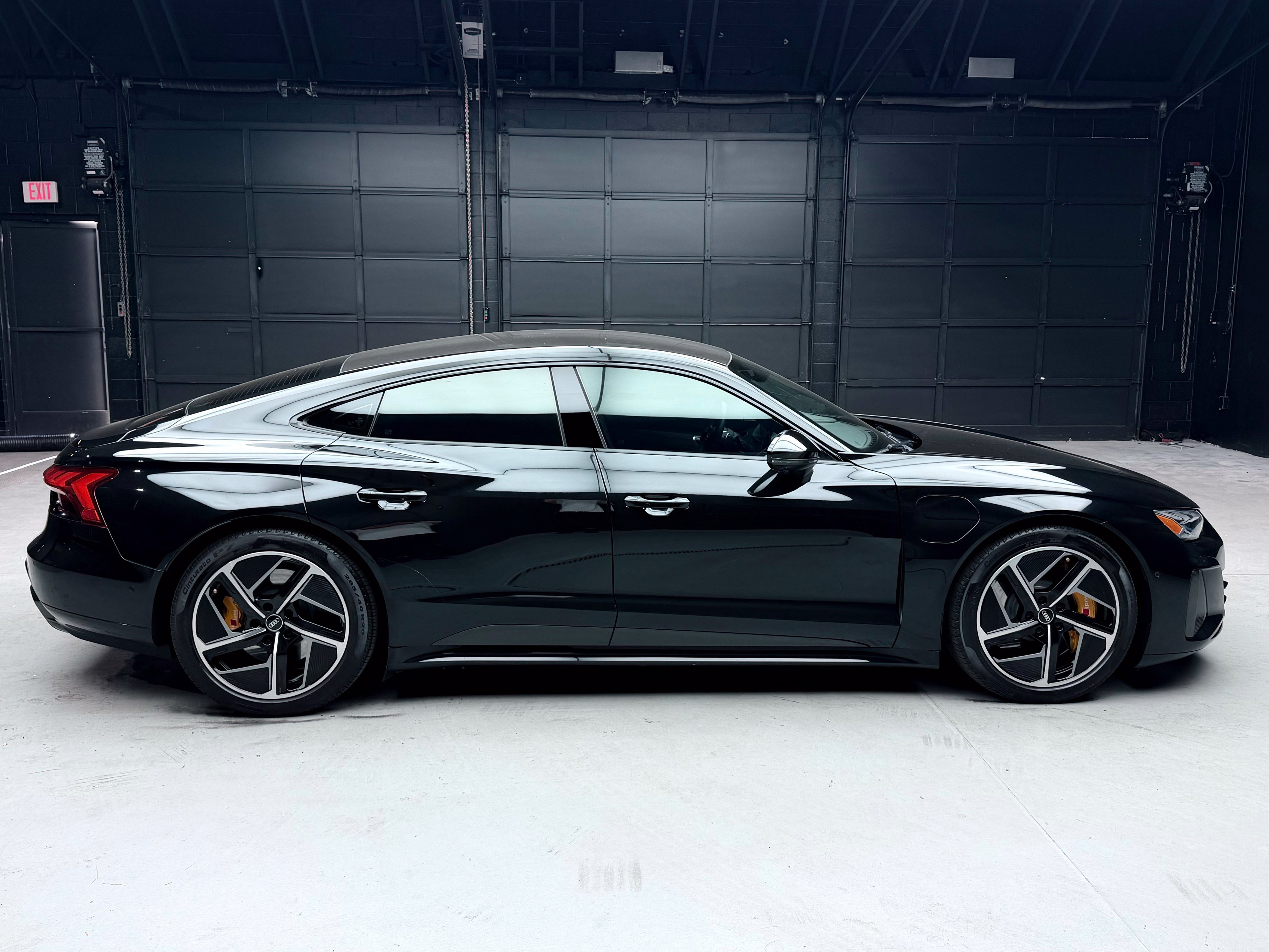 Used 2023 Audi RS e-tron GT w/ Carbon Performance Package AWD/4WD image 8