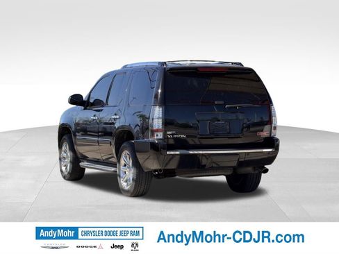 Used 2011 GMC Yukon Denali AWD/4WD image 4