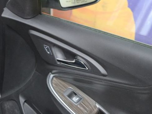 Used 2016 Chevrolet Malibu Premier FWD image 11