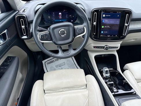 Used 2023 Volvo XC40 B5 Plus AWD/4WD image 17
