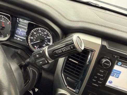 Used 2017 Nissan Titan SL image 27