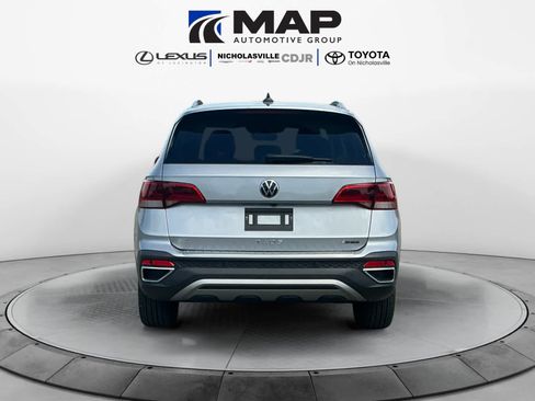 Used 2024 Volkswagen Taos SEL AWD/4WD image 4