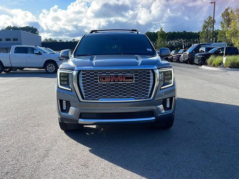 Used 2021 GMC Yukon Denali w/ Denali Premium Package AWD/4WD image 2