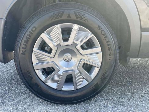 New 2026 Nissan Kicks S image 7