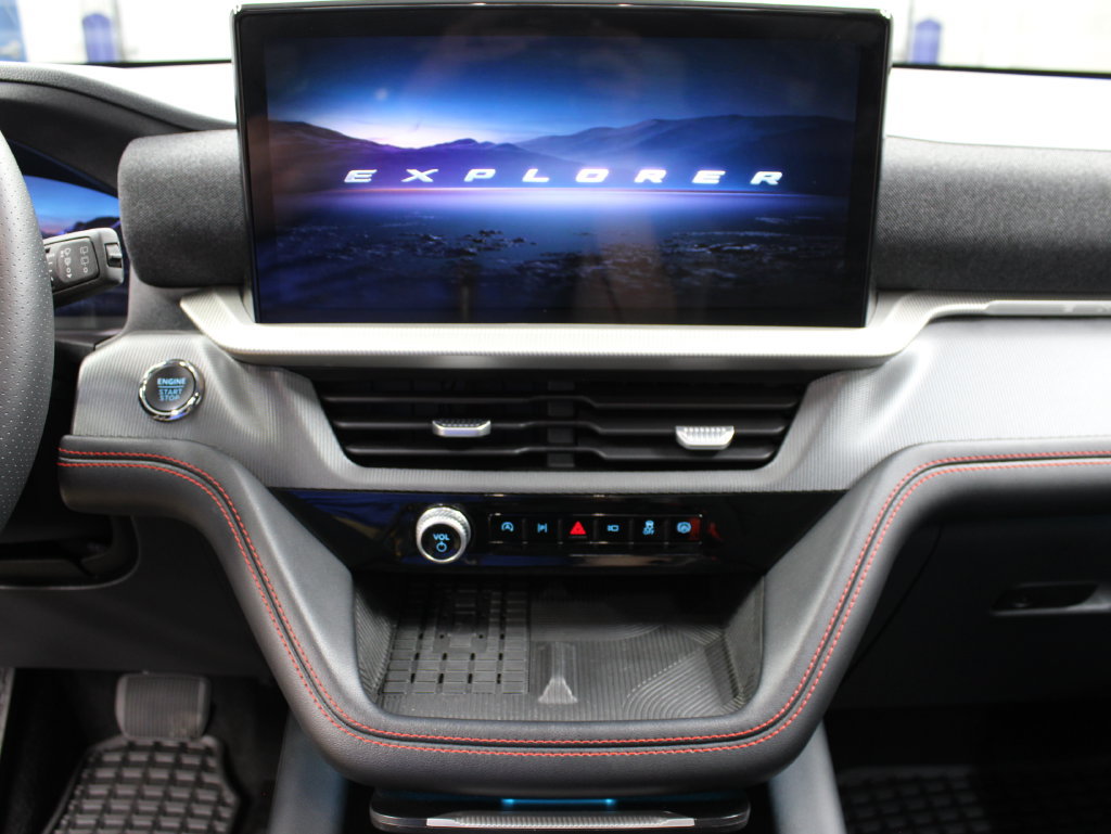 Used 2025 Ford Explorer ST AWD/4WD image 21