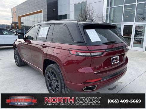 Used 2025 Jeep Grand Cherokee Summit w/ Obsidian Package image 19