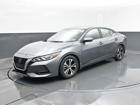 Used 2020 Nissan Sentra SV image 2