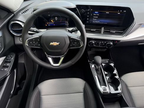 New 2026 Chevrolet Trax LT FWD image 12