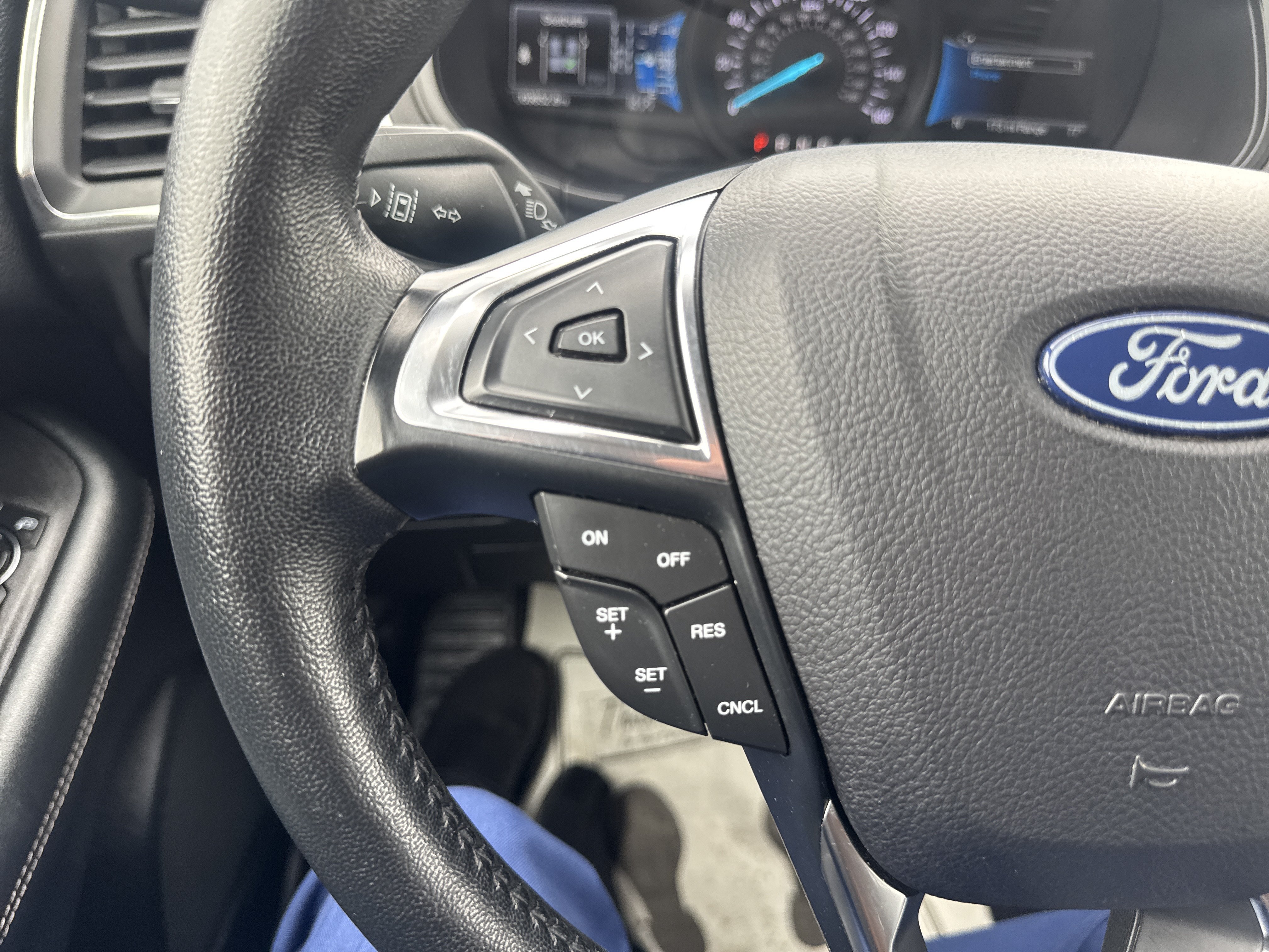 Used 2024 Ford Edge Titanium AWD/4WD image 18
