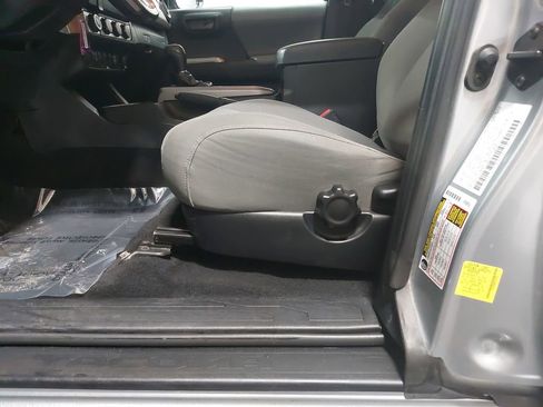 Used 2022 Toyota Tacoma SR5 w/ SR5 Appearance Package (SM) image 28