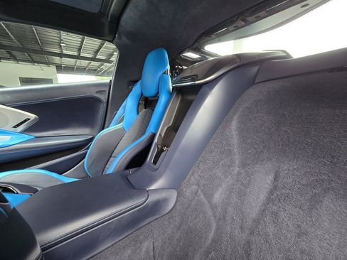 Used 2022 Chevrolet Corvette Stingray w/ Engine Appearance Package image 17