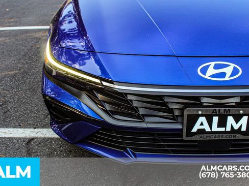 Used 2025 Hyundai Elantra SEL FWD image 11