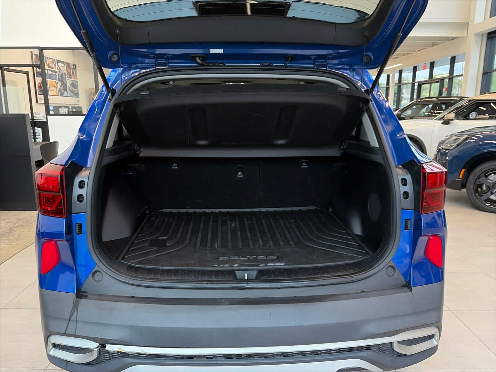 Used 2021 Kia Seltos SX w/ SX Sunroof Package AWD/4WD image 9