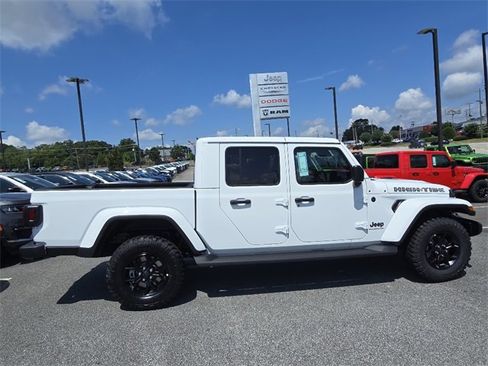 New 2025 Jeep Gladiator Sport image 2