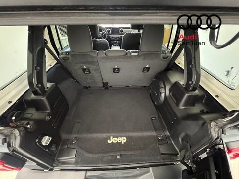 Used 2019 Jeep Wrangler Unlimited Sahara AWD/4WD image 11