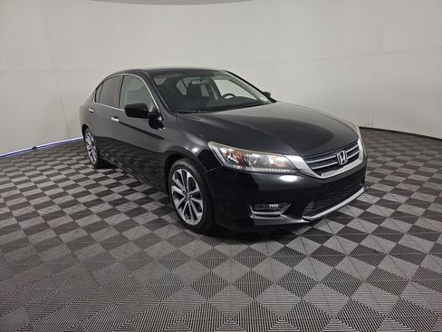 Used 2015 Honda Accord Sport image 2