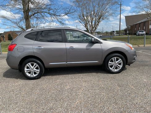 Used 2013 Nissan Rogue SV w/ Premium Pkg image 2