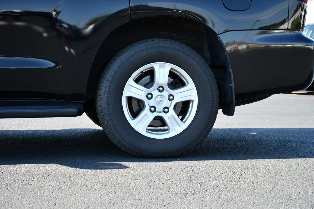 Used 2016 Toyota Sequoia SR5 AWD/4WD image 11
