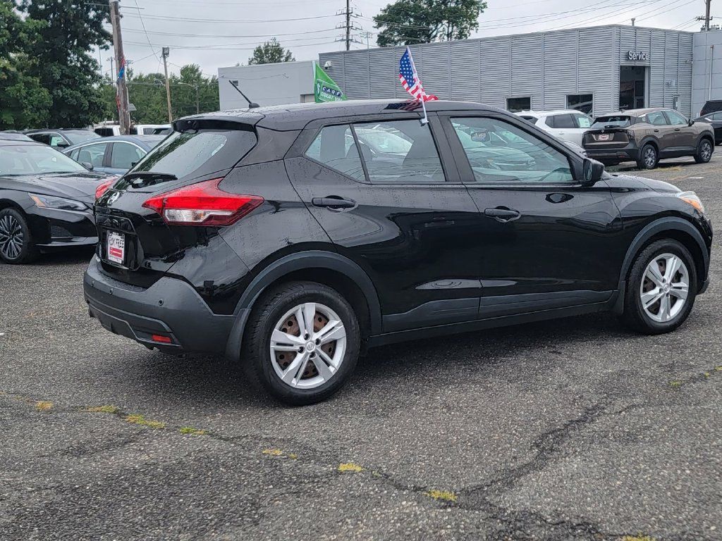 Used 2020 Nissan Kicks S FWD image 9