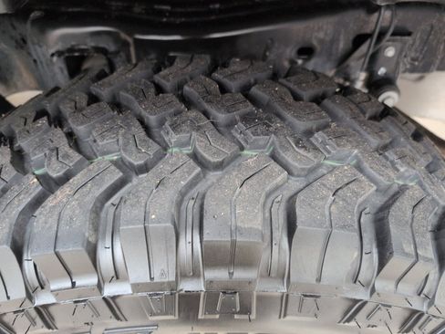 Used 2025 Jeep Gladiator Rubicon w/ Convenience Group image 21