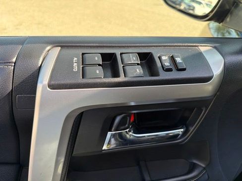 Used 2019 Toyota 4Runner Limited AWD/4WD image 12