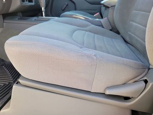 Used 2017 Nissan Frontier S image 12