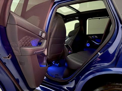 Used 2020 BMW X5 M Competition w/ Executive Package image 23