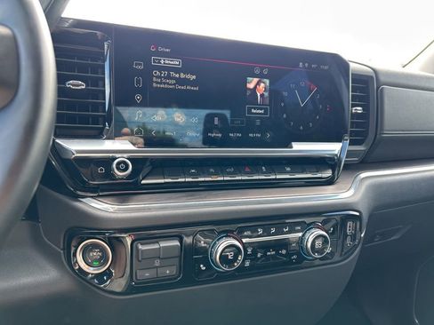 Used 2025 GMC Sierra 1500 SLT image 24