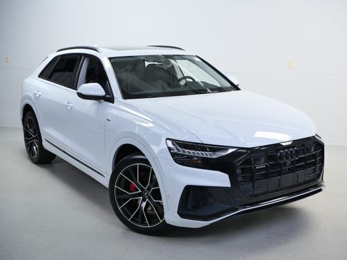 Used 2023 Audi Q8 Premium Plus w/ Premium Plus Package AWD/4WD image 4