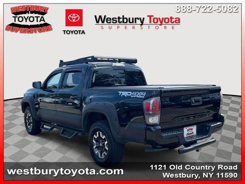 Used 2022 Toyota Tacoma TRD Off-Road w/ Technology Package AWD/4WD image 11