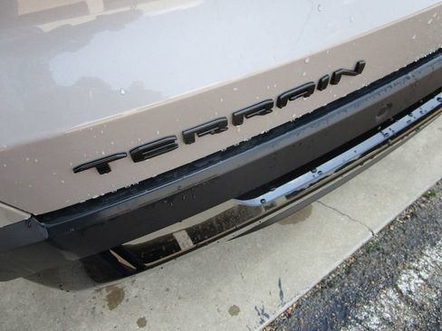 New 2027 GMC Terrain Elevation w/ Elevation Premium Package FWD image 11