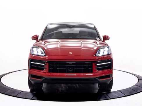 Certified 2025 Porsche Cayenne Coupe AWD/4WD image 10