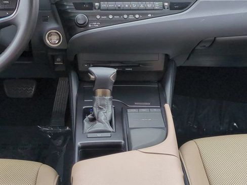 Used 2019 Lexus ES 350 w/ Accessory Package 2 FWD image 17
