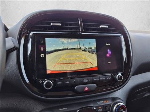 Used 2025 Kia Soul EX FWD image 11