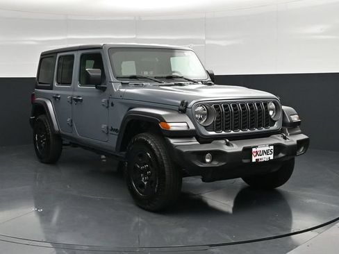 Used 2024 Jeep Wrangler Unlimited Sport AWD/4WD image 5