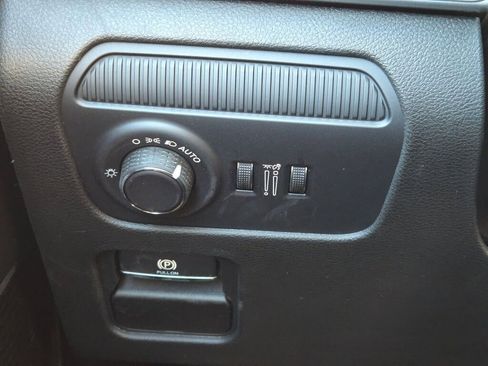 New 2026 Jeep Grand Wagoneer w/ HD Trailer Tow Package image 28