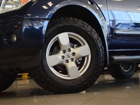 Used 2007 Nissan Frontier LE AWD/4WD image 10