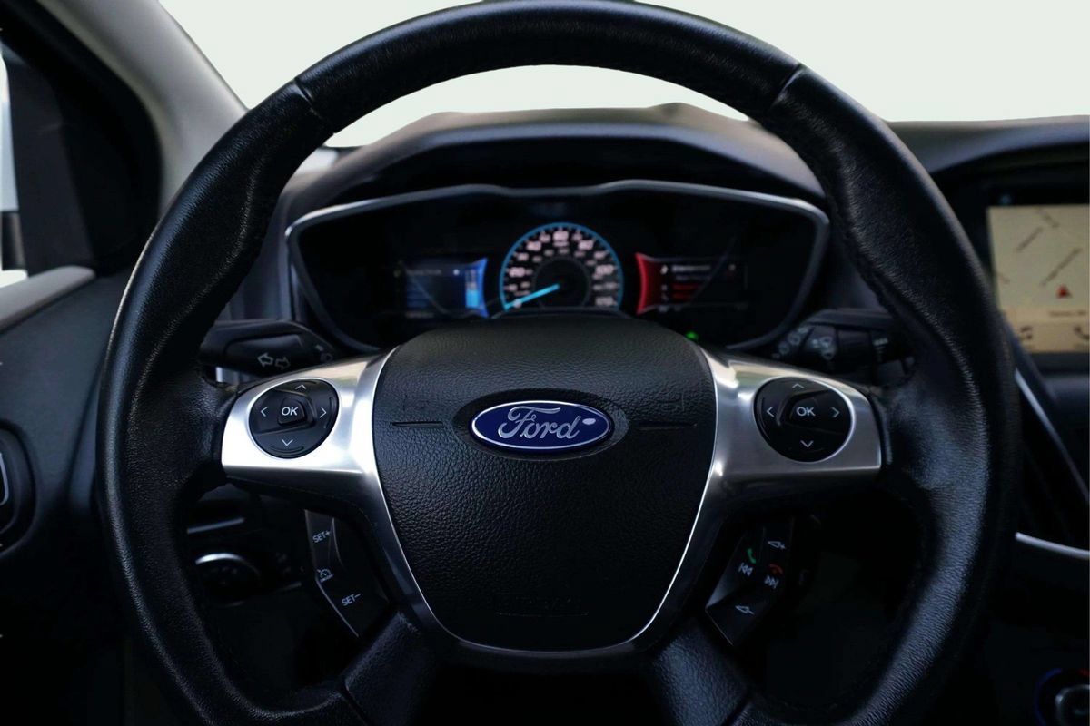 Used 2016 Ford Focus Electric Hatchback FWD image 24