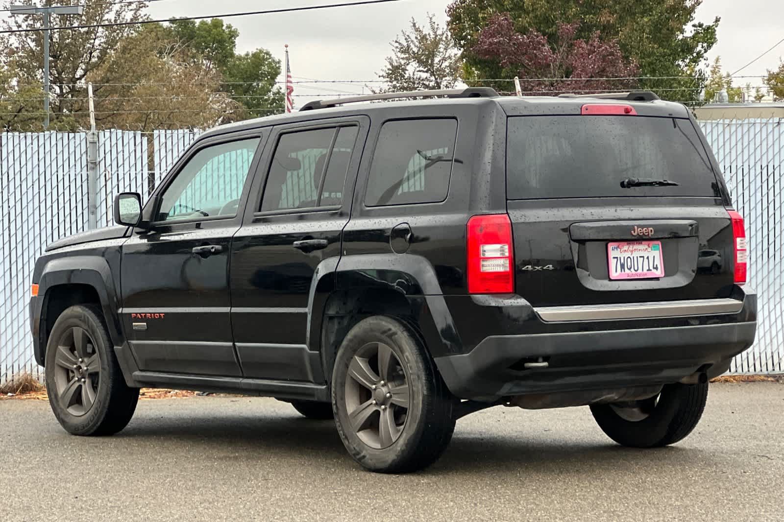 Used 2017 Jeep Patriot 75th Anniversary w/ Power Value Group AWD/4WD image 5