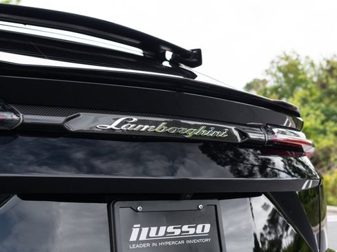 Used 2024 Lamborghini Urus Performante image 23