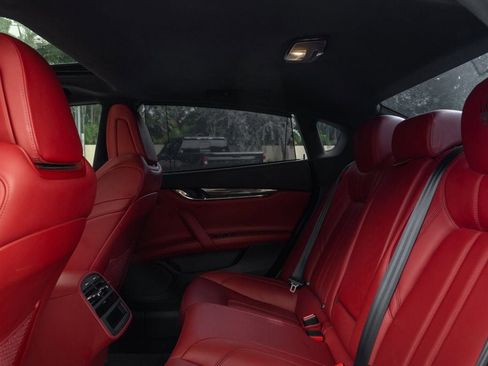 Used 2018 Maserati Quattroporte S GranSport image 24