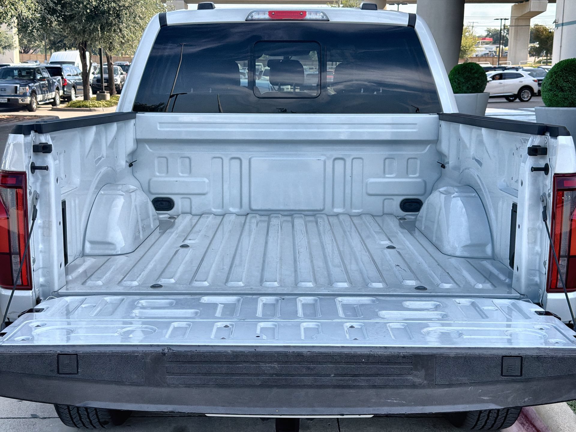 Used 2024 Ford F150 Lariat w/ FX4 Off-Road Package AWD/4WD image 23