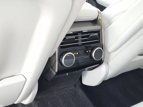 Certified 2024 Land Rover Range Rover Sport SE image 33