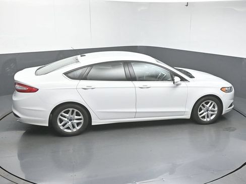 Used 2015 Ford Fusion SE FWD image 45
