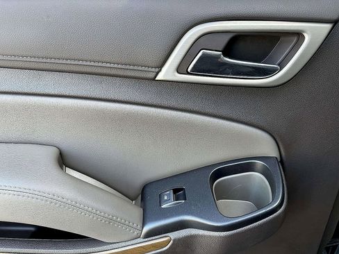 Used 2019 GMC Yukon Denali image 16