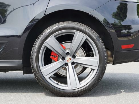 Used 2023 Porsche Macan S AWD/4WD image 14