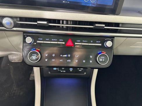 Certified 2025 Hyundai Tucson Limited image 23