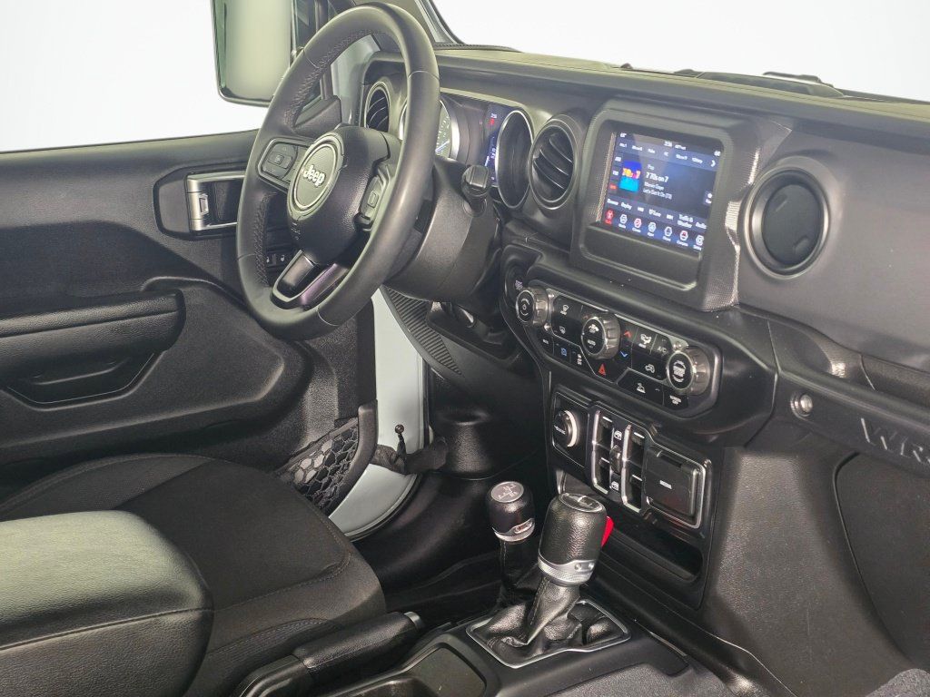 Used 2023 Jeep Wrangler Unlimited AWD/4WD image 27