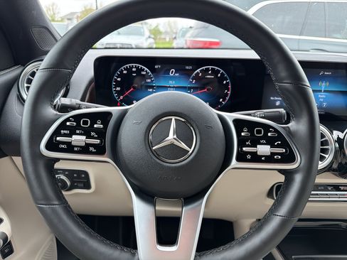 Certified 2022 Mercedes-Benz GLB 250 4MATIC image 13