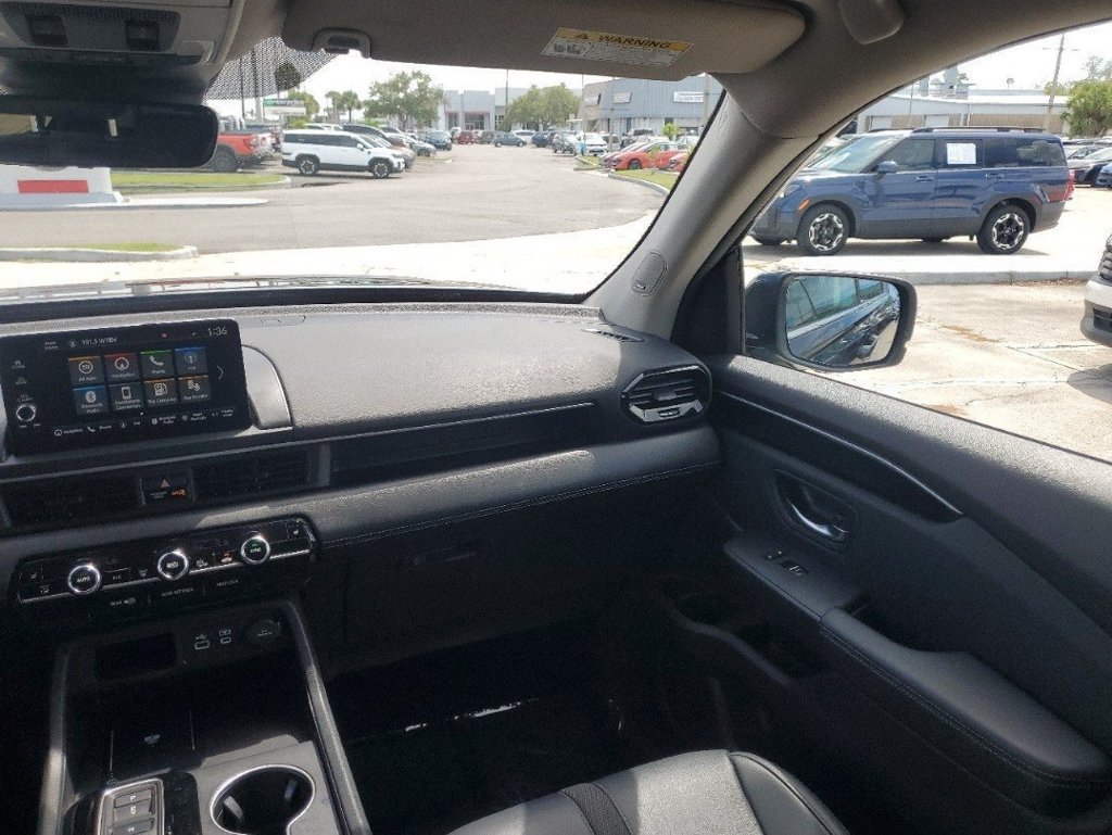 Used 2025 Honda Pilot Touring image 18